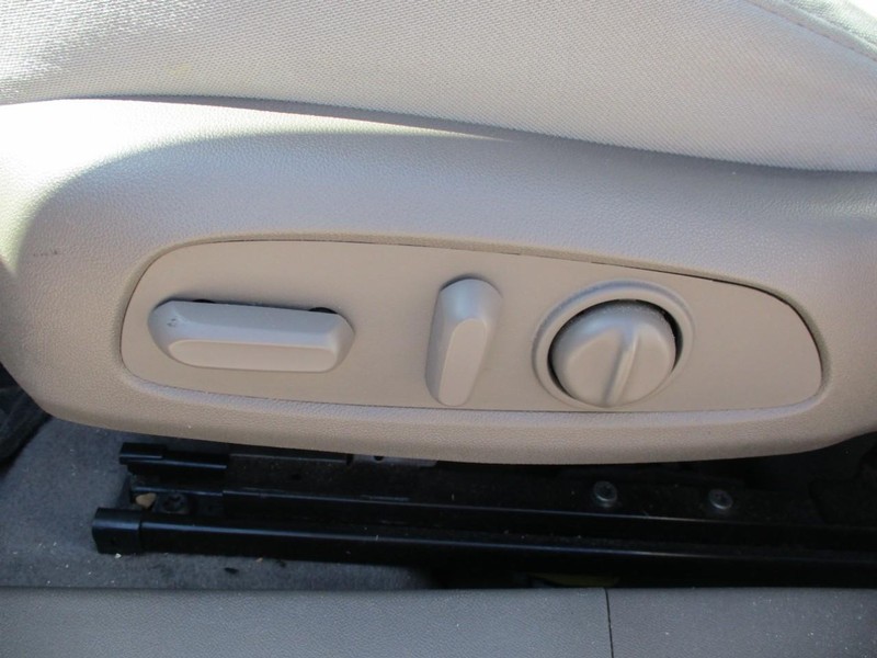 Chevrolet Malibu Vehicle Image 09