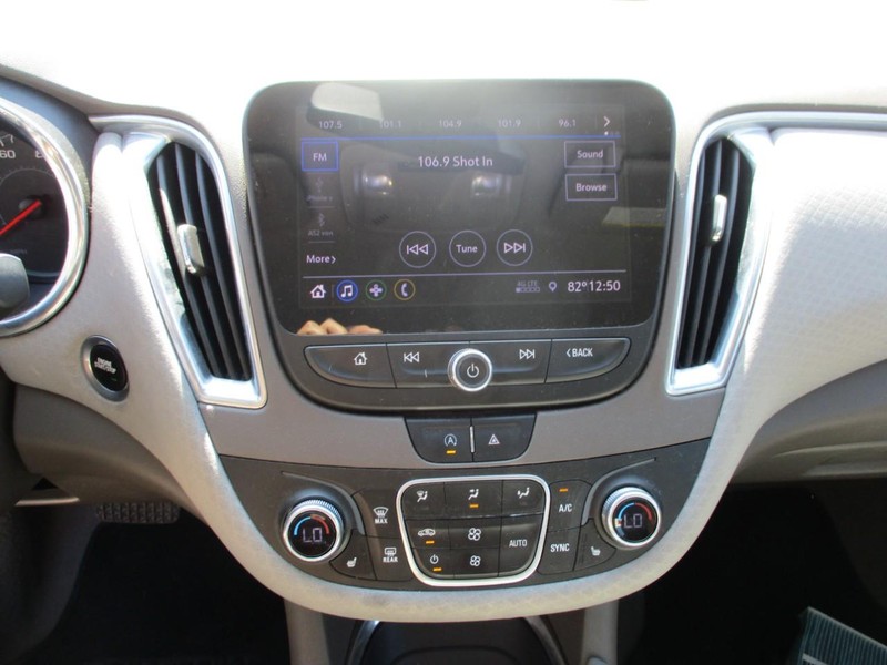 Chevrolet Malibu Vehicle Image 10