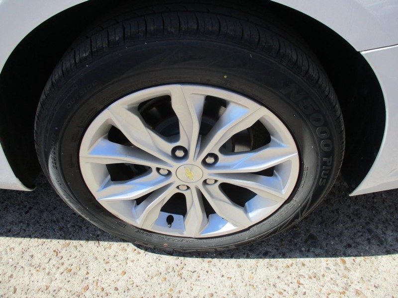 Chevrolet Malibu Vehicle Image 19