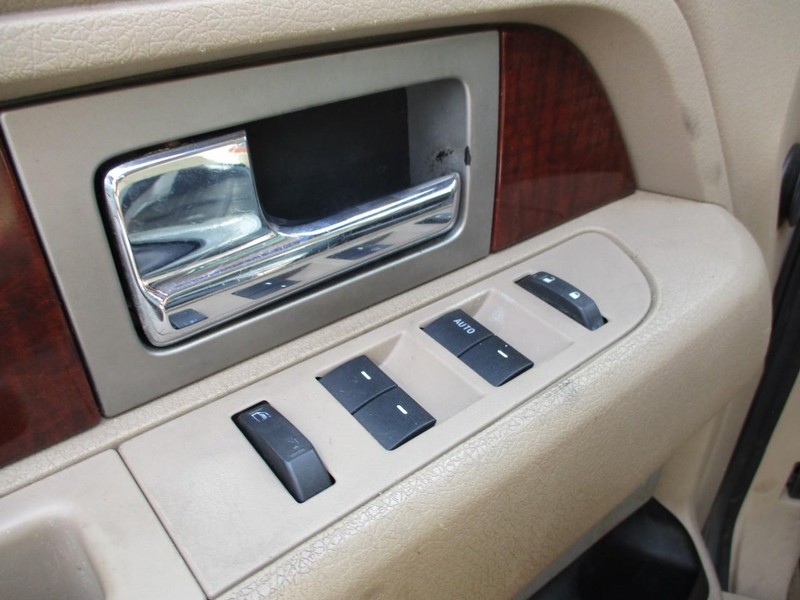 Ford F-150 Vehicle Image 10