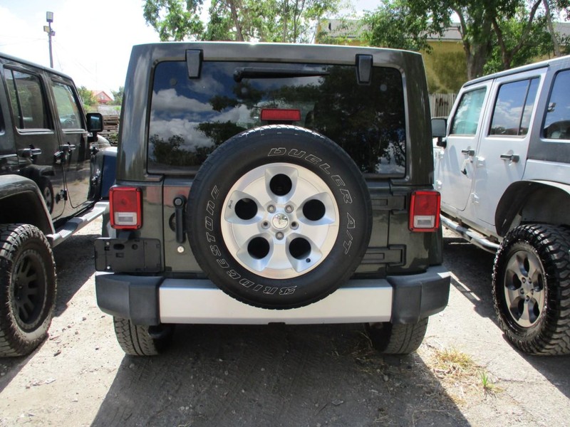 Jeep Wrangler Unlimited Vehicle Image 05