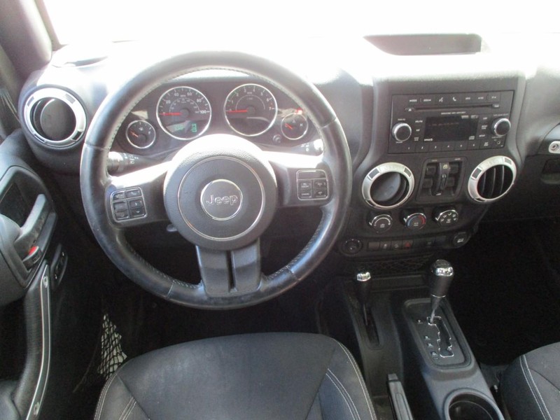 Jeep Wrangler Unlimited Vehicle Image 12