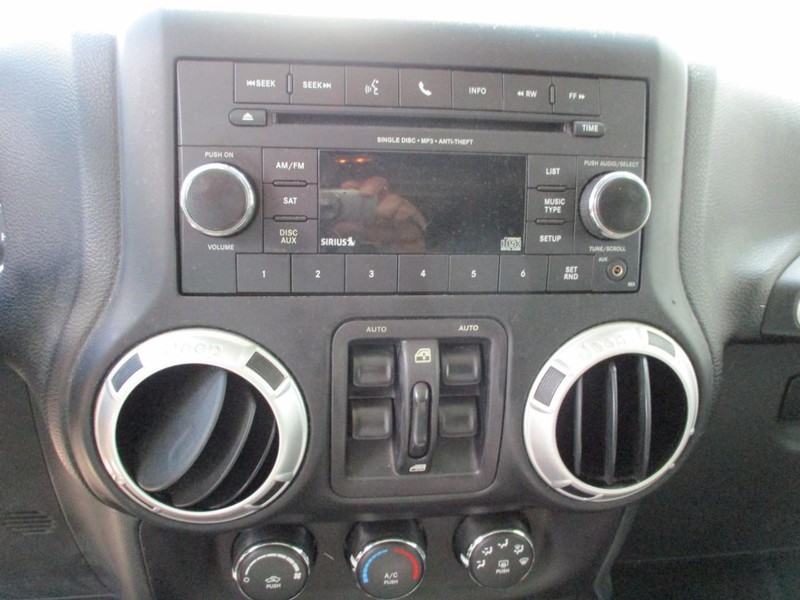 Jeep Wrangler Unlimited Vehicle Image 13