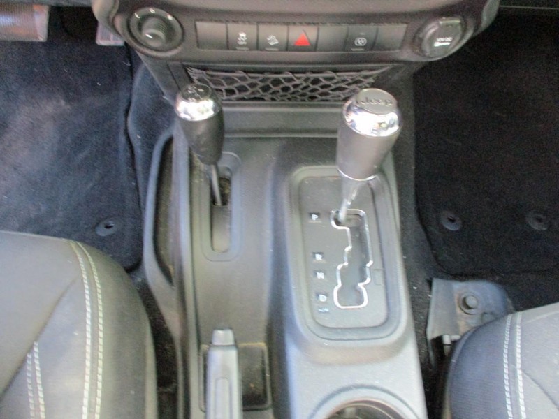 Jeep Wrangler Unlimited Vehicle Image 16