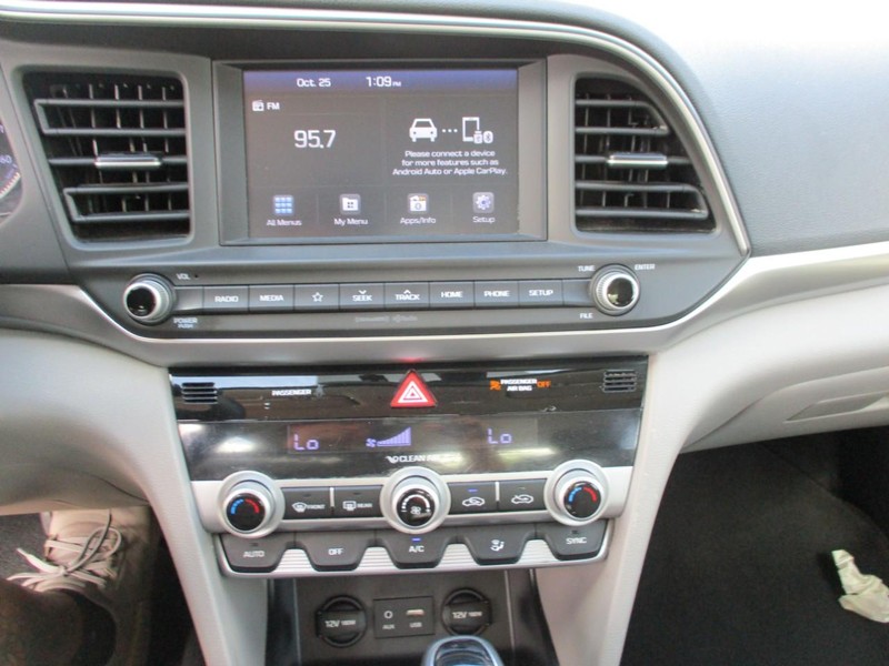 Hyundai Elantra Vehicle Image 13
