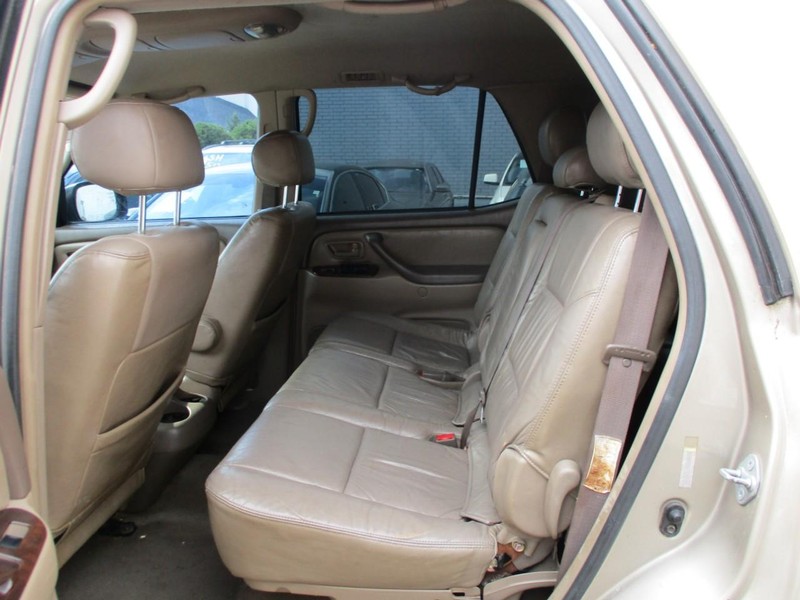 Toyota Sequoia Vehicle Image 05