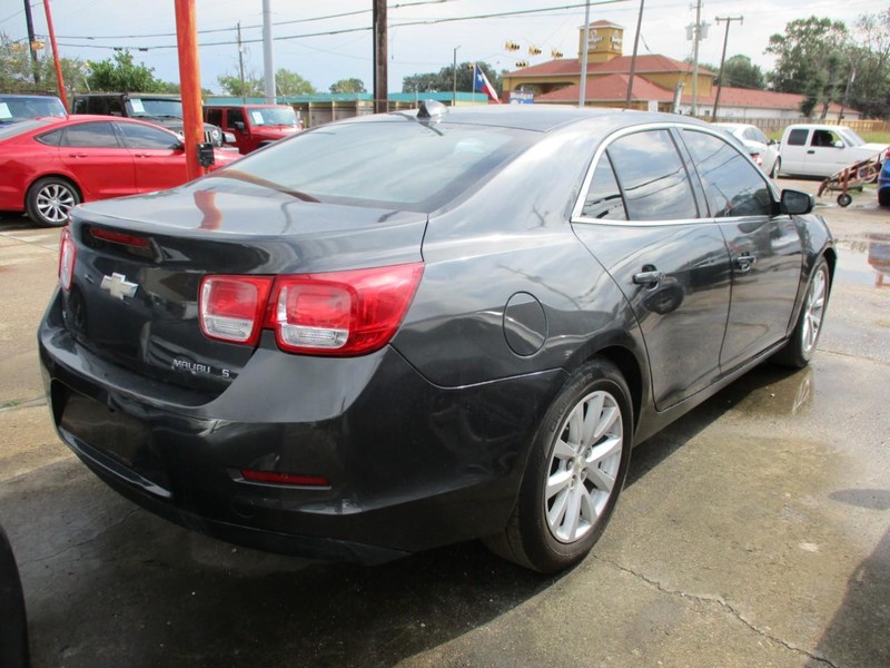 Chevrolet Malibu Vehicle Image 03