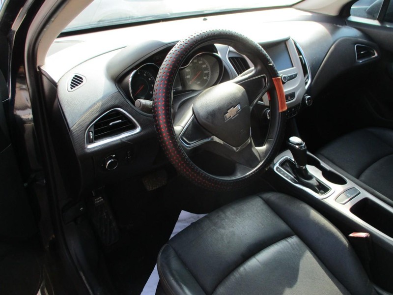 Chevrolet Cruze Vehicle Image 06