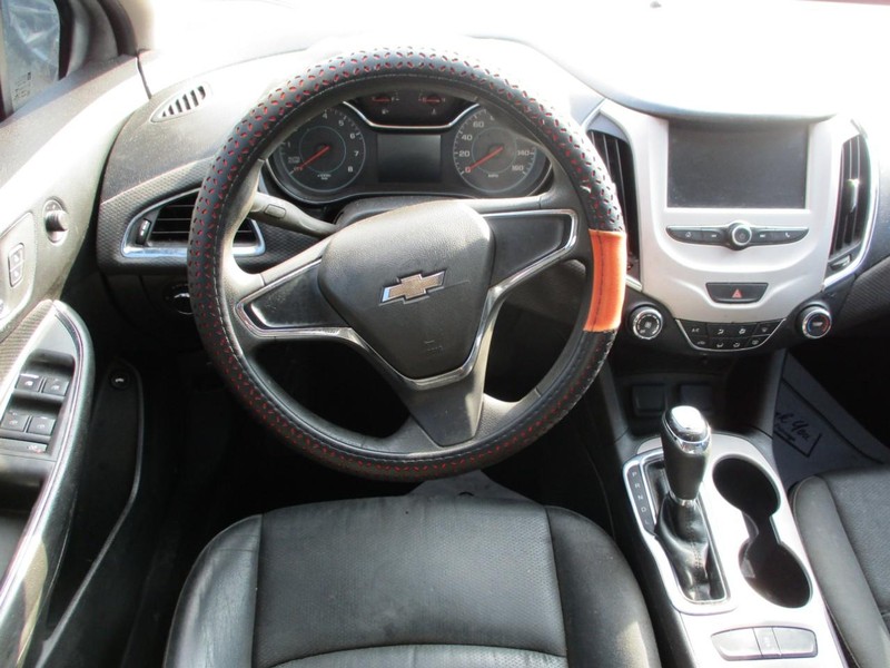 Chevrolet Cruze Vehicle Image 08