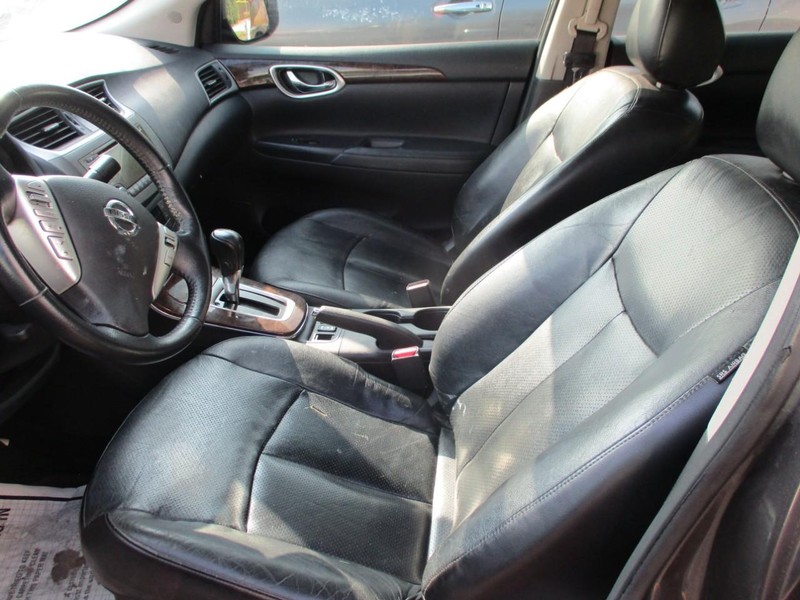 Nissan Sentra Vehicle Image 05