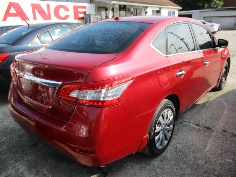 Nissan Sentra Vehicle Image 03