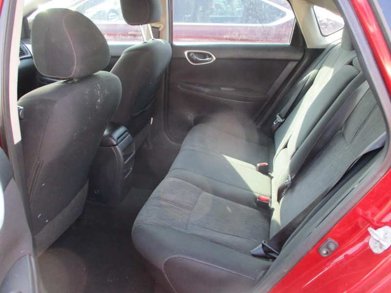 Nissan Sentra Vehicle Image 06