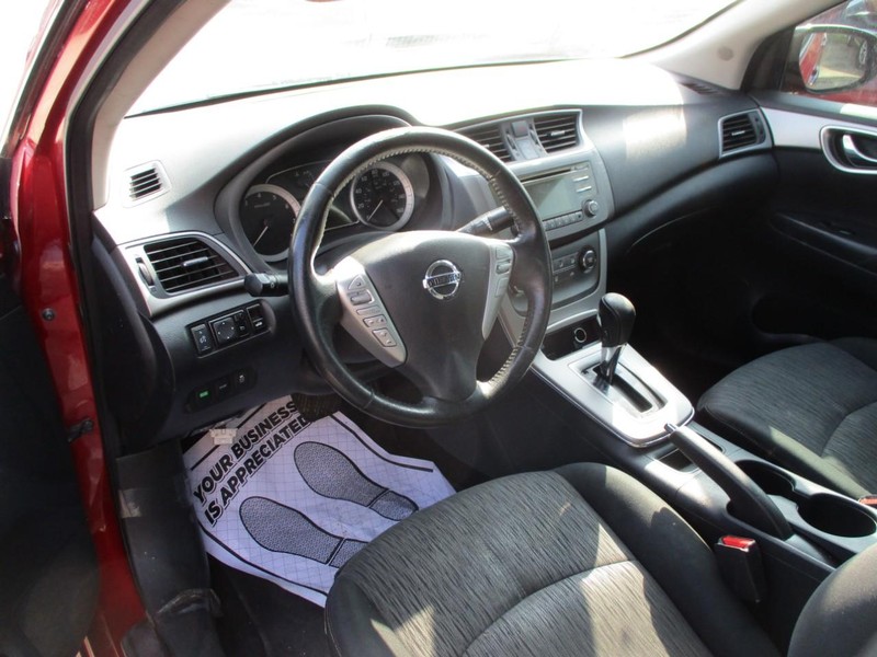 Nissan Sentra Vehicle Image 08