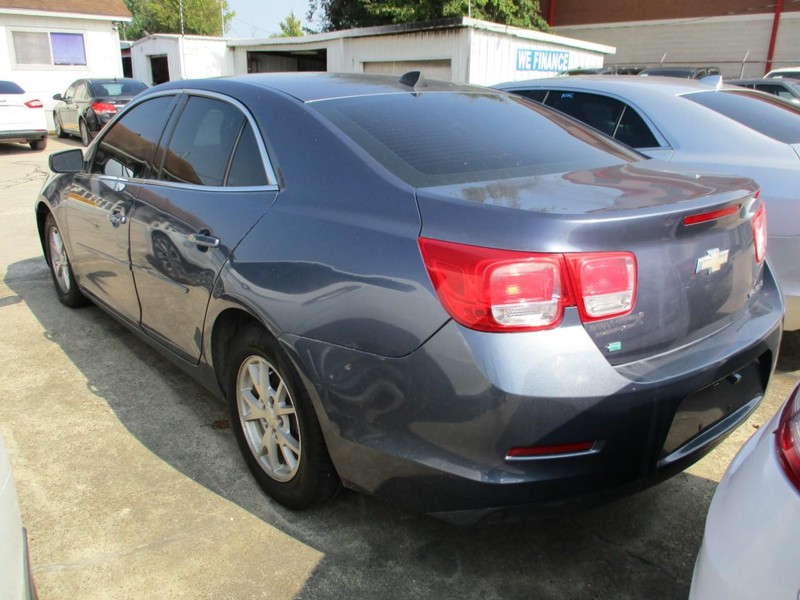 Chevrolet Malibu Vehicle Image 03