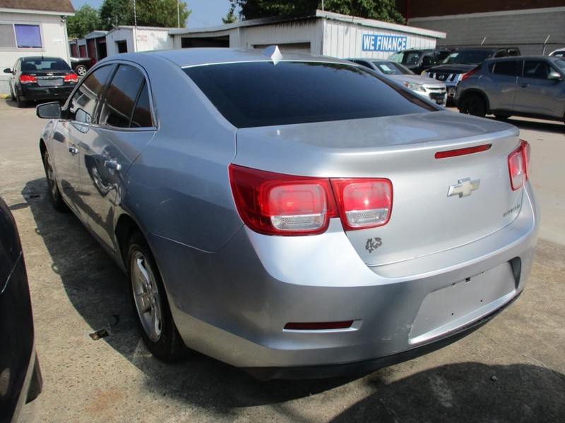 Chevrolet Malibu Vehicle Image 04