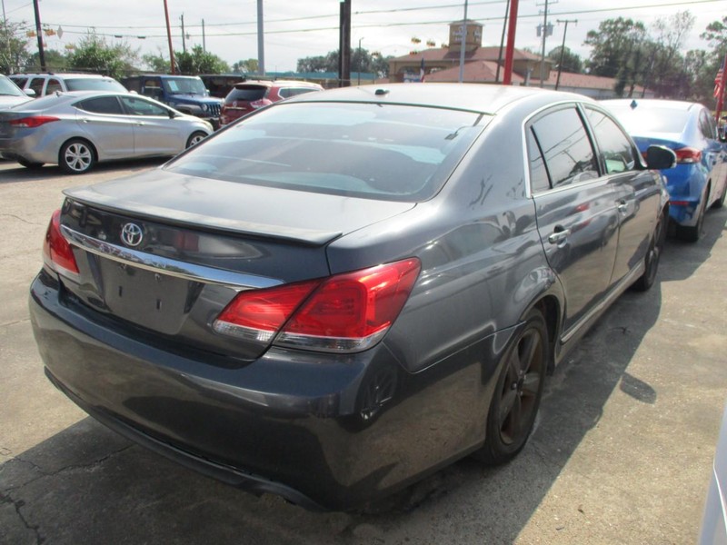 Toyota Avalon Vehicle Image 03