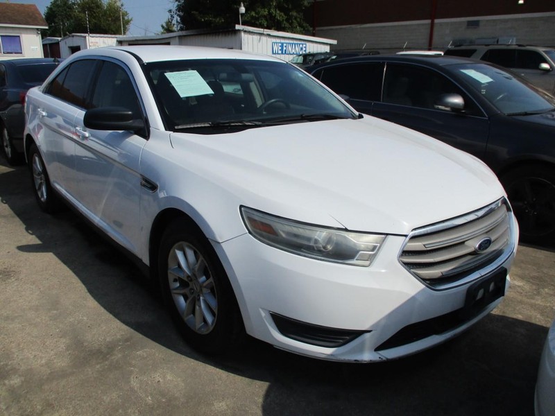 Ford Taurus Vehicle Image 02