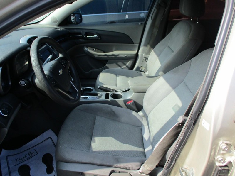 Chevrolet Malibu Vehicle Image 06