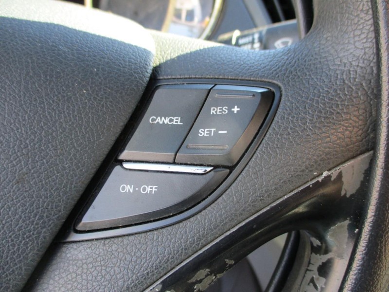 Hyundai Sonata Vehicle Image 10