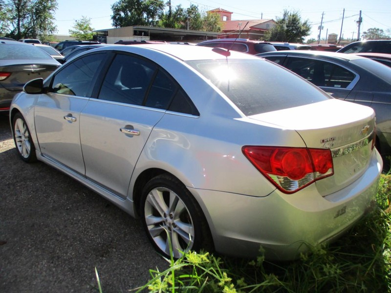 Chevrolet Cruze Vehicle Image 03