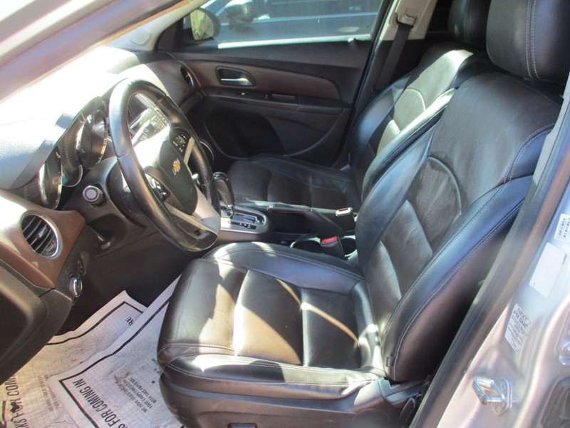 Chevrolet Cruze Vehicle Image 04