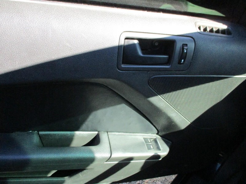 Ford Mustang Vehicle Image 07