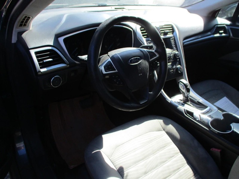 Ford Fusion Vehicle Image 05