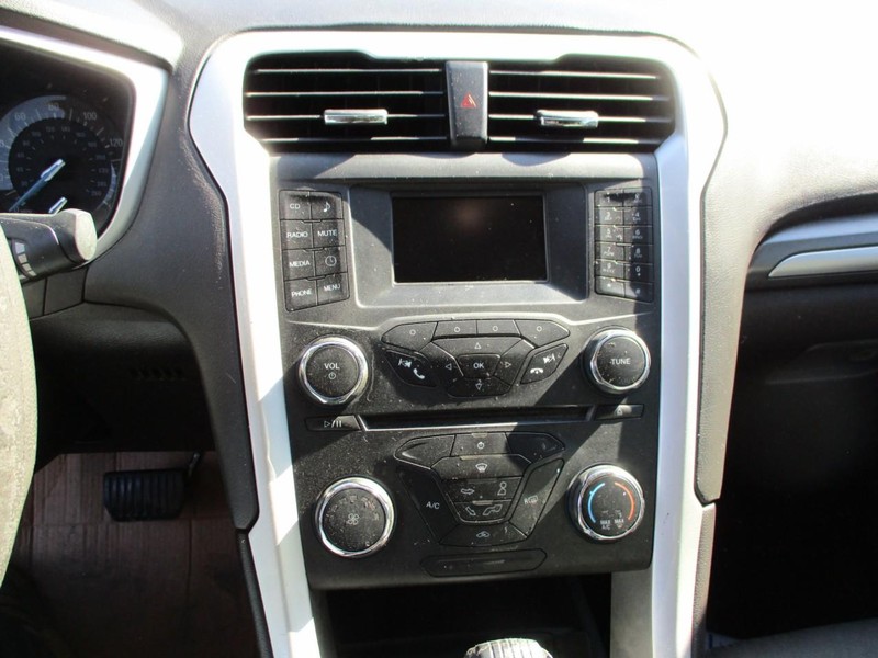 Ford Fusion Vehicle Image 10
