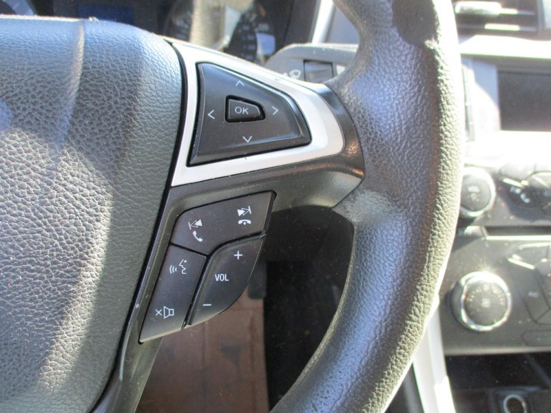 Ford Fusion Vehicle Image 12