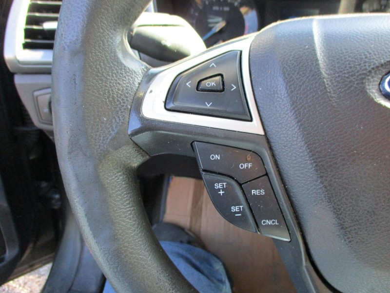 Ford Fusion Vehicle Image 13