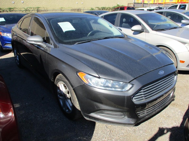 Ford Fusion Vehicle Image 02