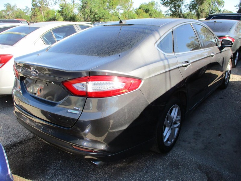 Ford Fusion Vehicle Image 03