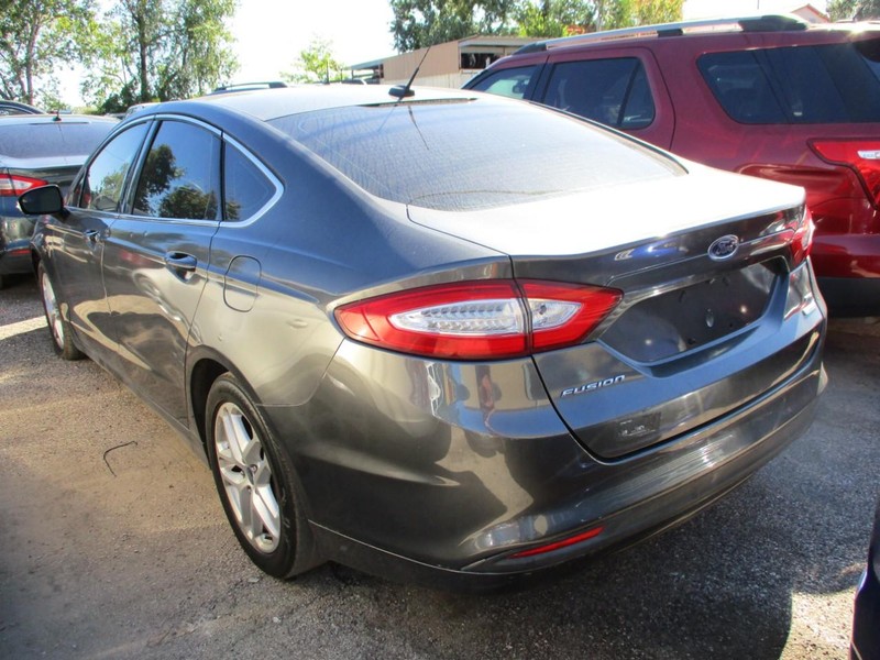 Ford Fusion Vehicle Image 04