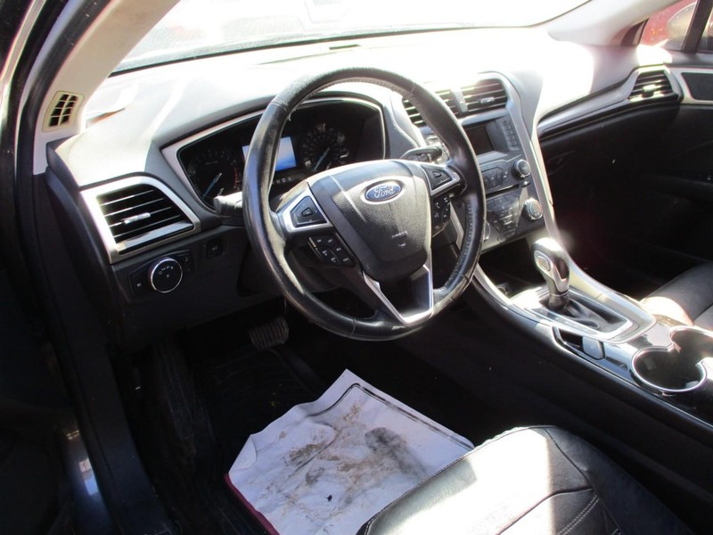 Ford Fusion Vehicle Image 05