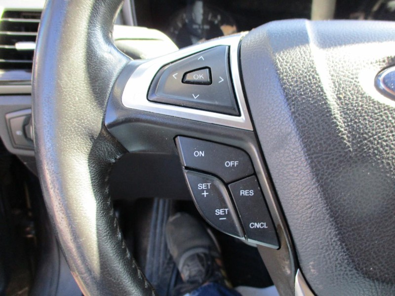 Ford Fusion Vehicle Image 14
