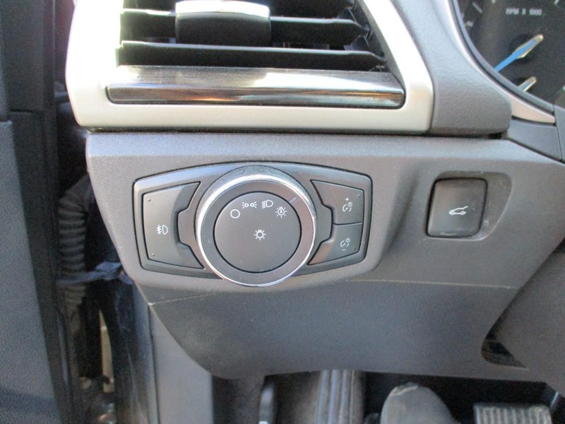 Ford Fusion Vehicle Image 15