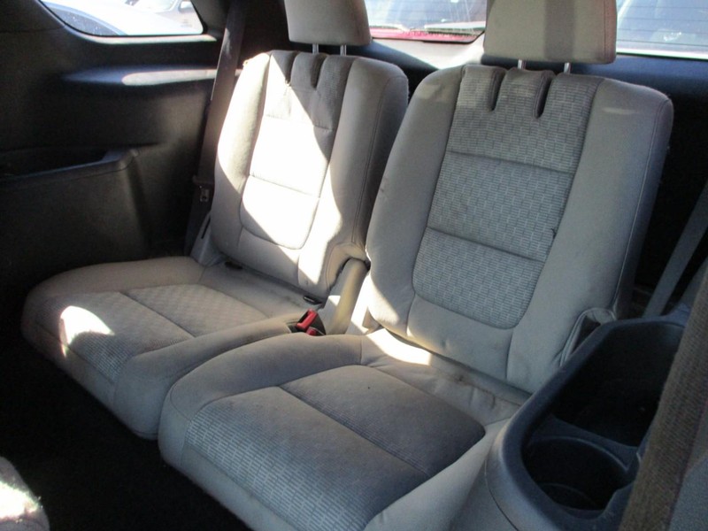 Ford Explorer Vehicle Image 10