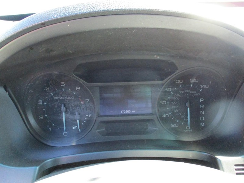 Ford Explorer Vehicle Image 13