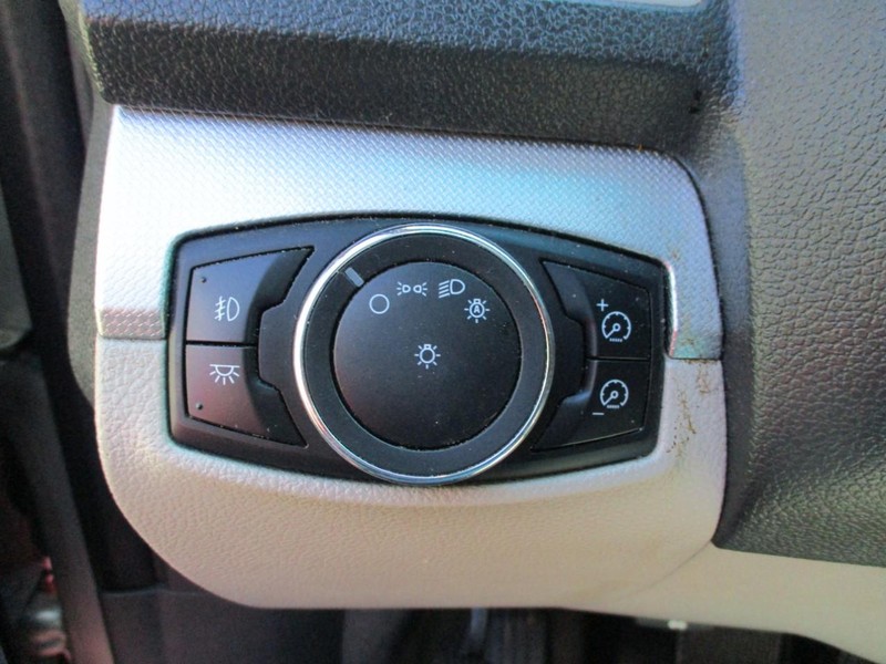 Ford Explorer Vehicle Image 16