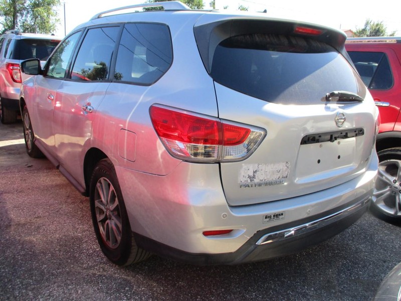 Nissan Pathfinder Vehicle Image 04
