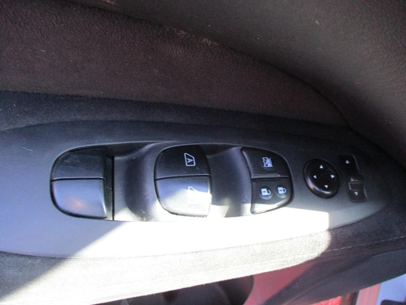 Nissan Pathfinder Vehicle Image 07