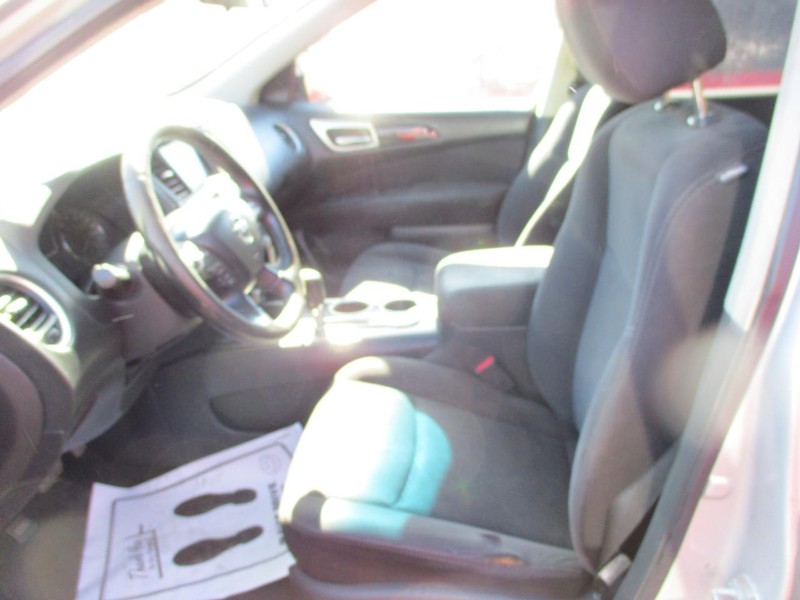 Nissan Pathfinder Vehicle Image 09