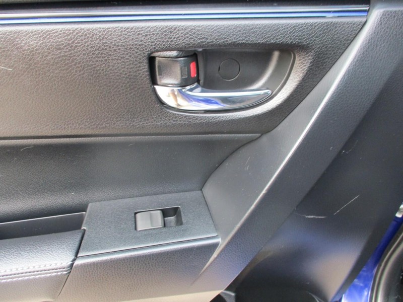 Toyota Corolla Vehicle Image 13
