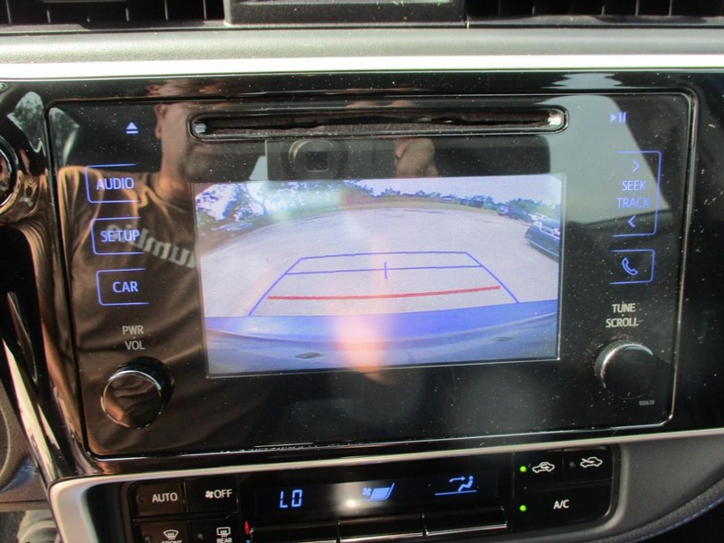 Toyota Corolla Vehicle Image 16