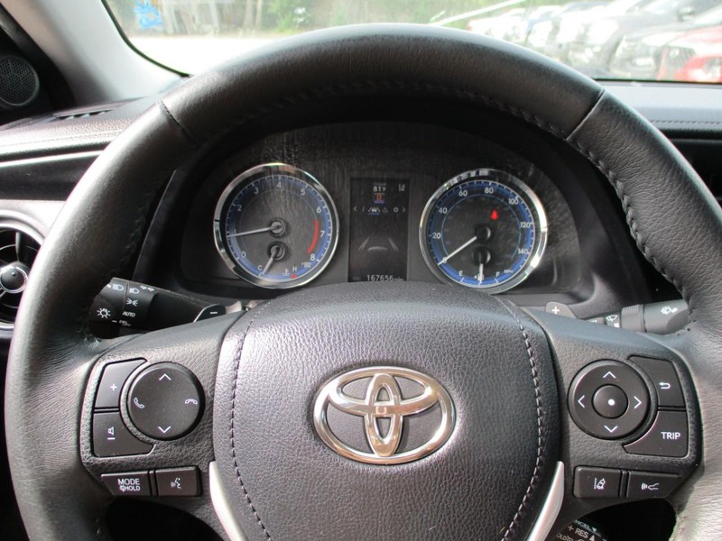 Toyota Corolla Vehicle Image 17