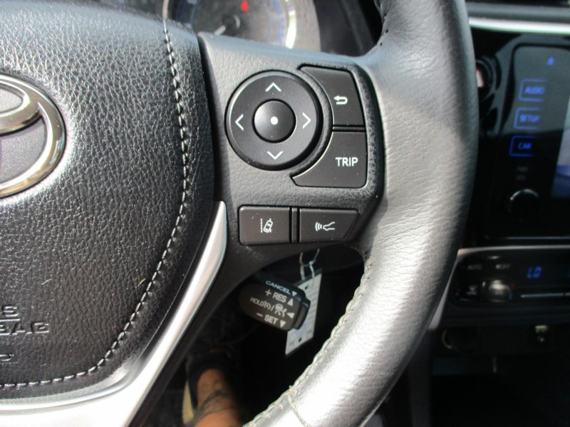 Toyota Corolla Vehicle Image 18
