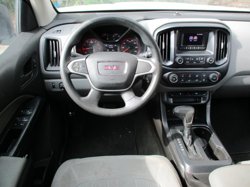 GMC Canyon Vehicle Image 11