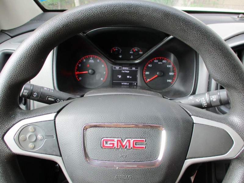 GMC Canyon Vehicle Image 14