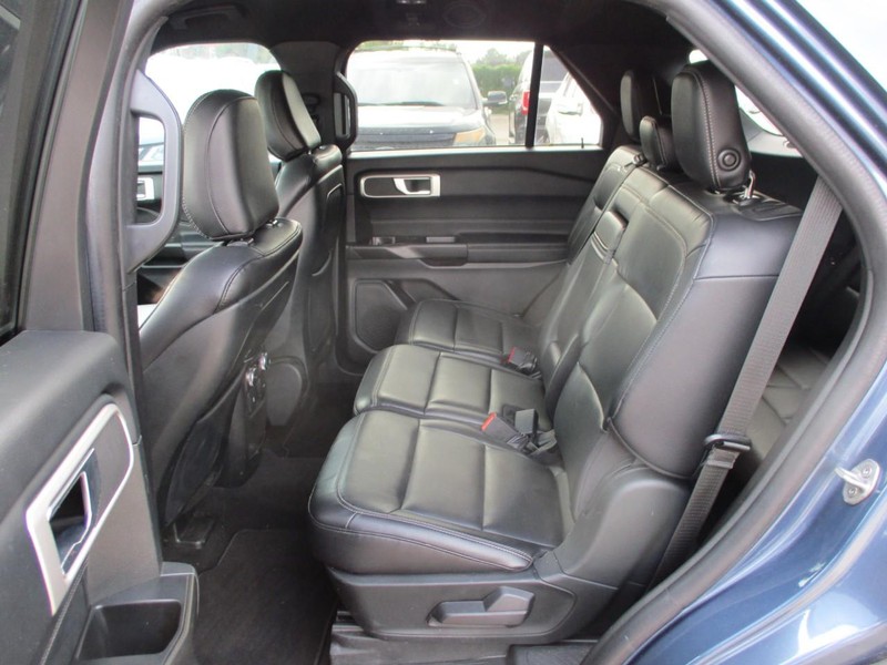 Ford Explorer Vehicle Image 10