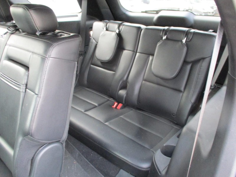 Ford Explorer Vehicle Image 12